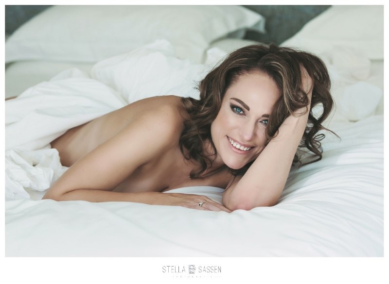 Classy and safe boudoir photo shoot with female photographer