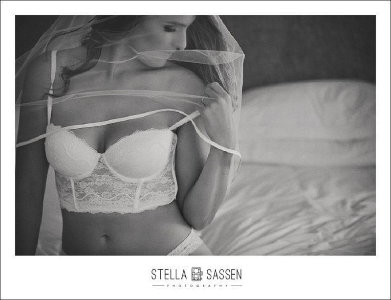 boudoir photo of bride