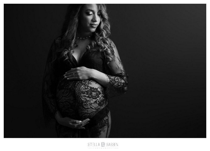 maternity photograph of pregnant woman wearing lace in black and white 